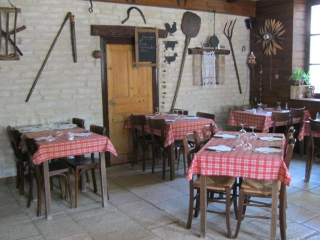 2. Auberge Croix Messire Jean