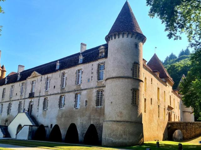 2. Château de Bazoches