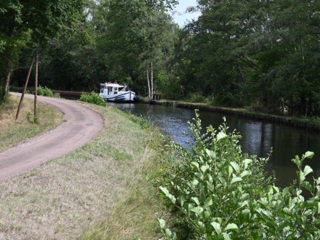 1. Langs het Canal-du-Nivernais en de meren van Baye