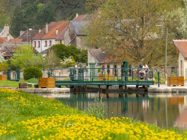 1. Een fiets of een boot huren