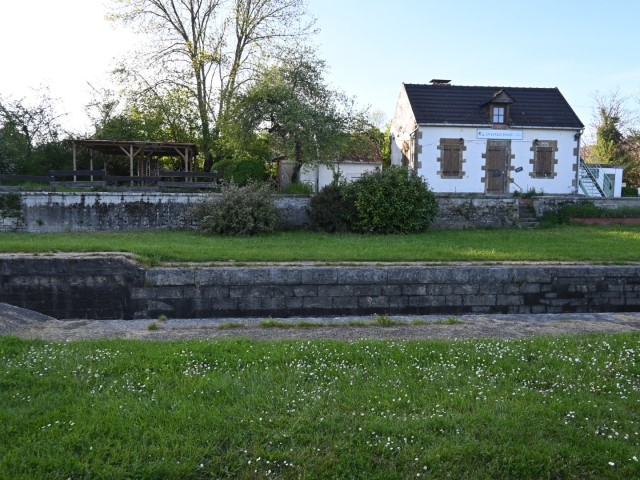 5. La Coulée Douce/p’tit resto Ecluse 31 Marigny-sur-Yonne