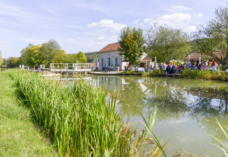 Toeristische waterwegen Bourgondië verbeterd