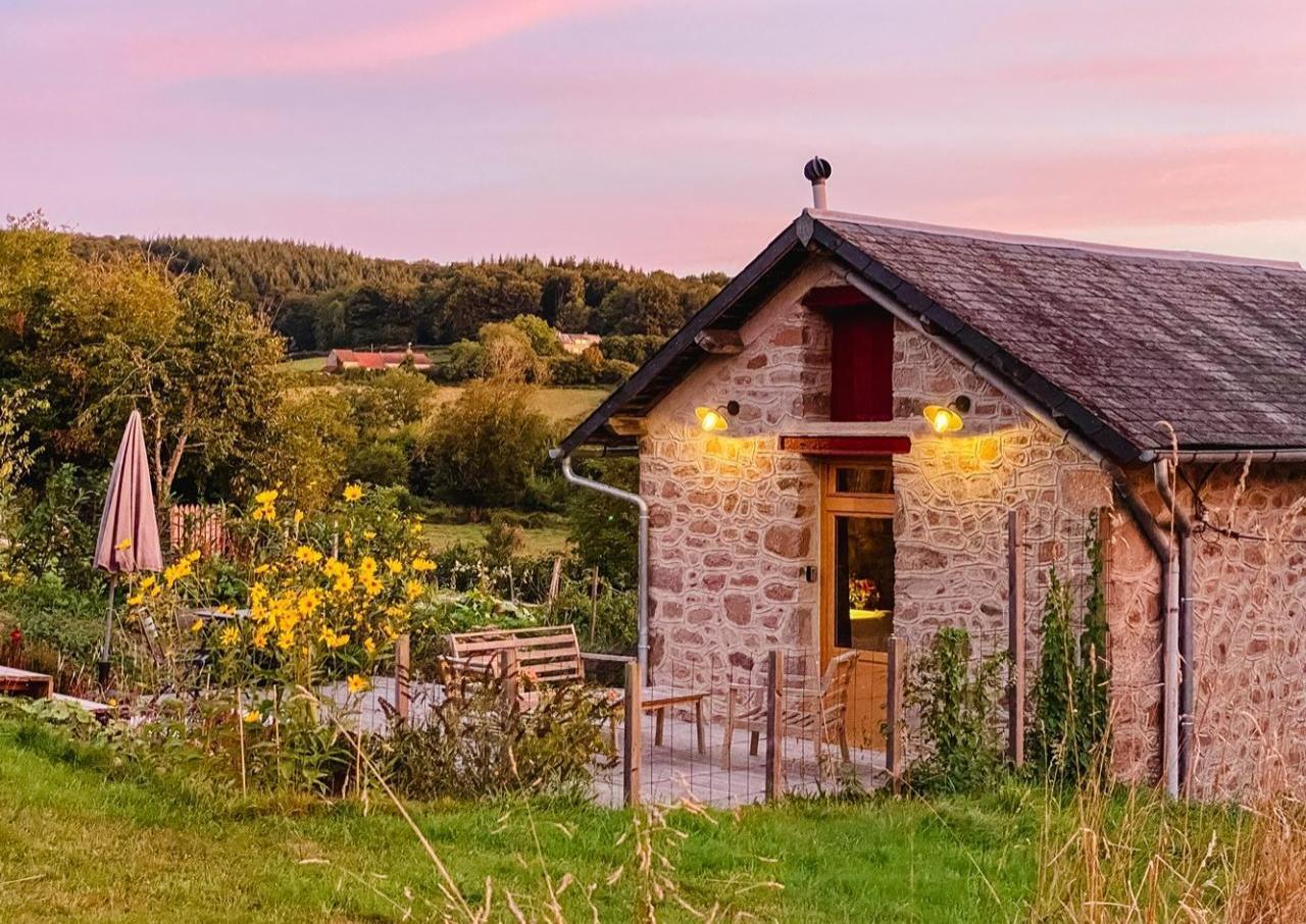 Sous les trois tilleuls: la petite maison