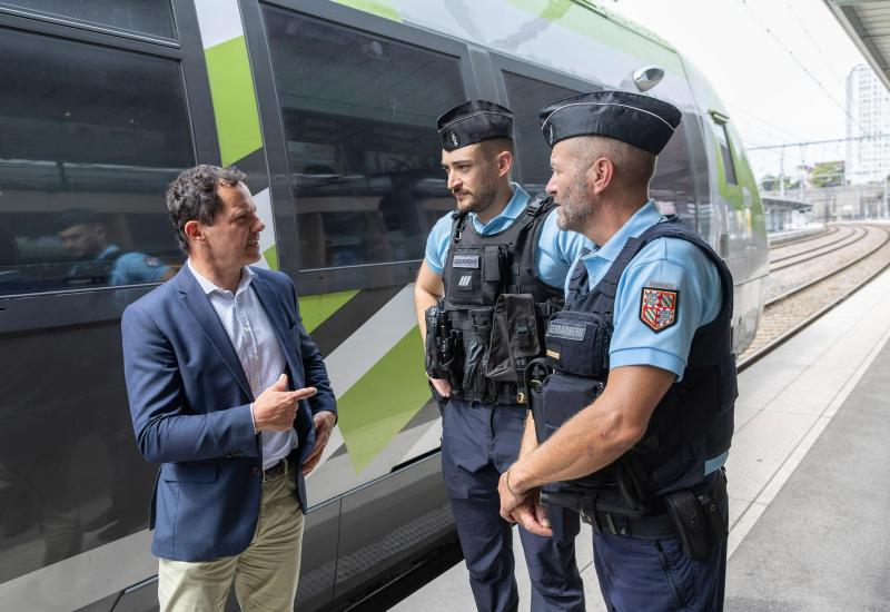 Gendarmes in de treinen