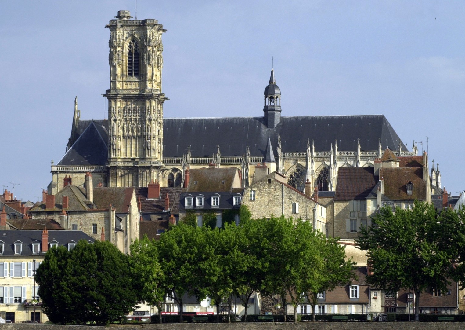 Kathedraal Saint-Cyr en Sainte-Julitte Nevers
