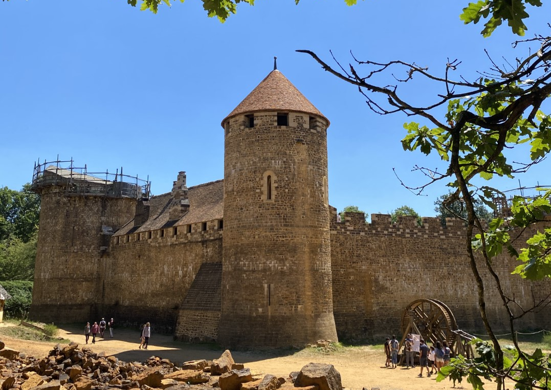 Treigny: Guédelon en omgeving