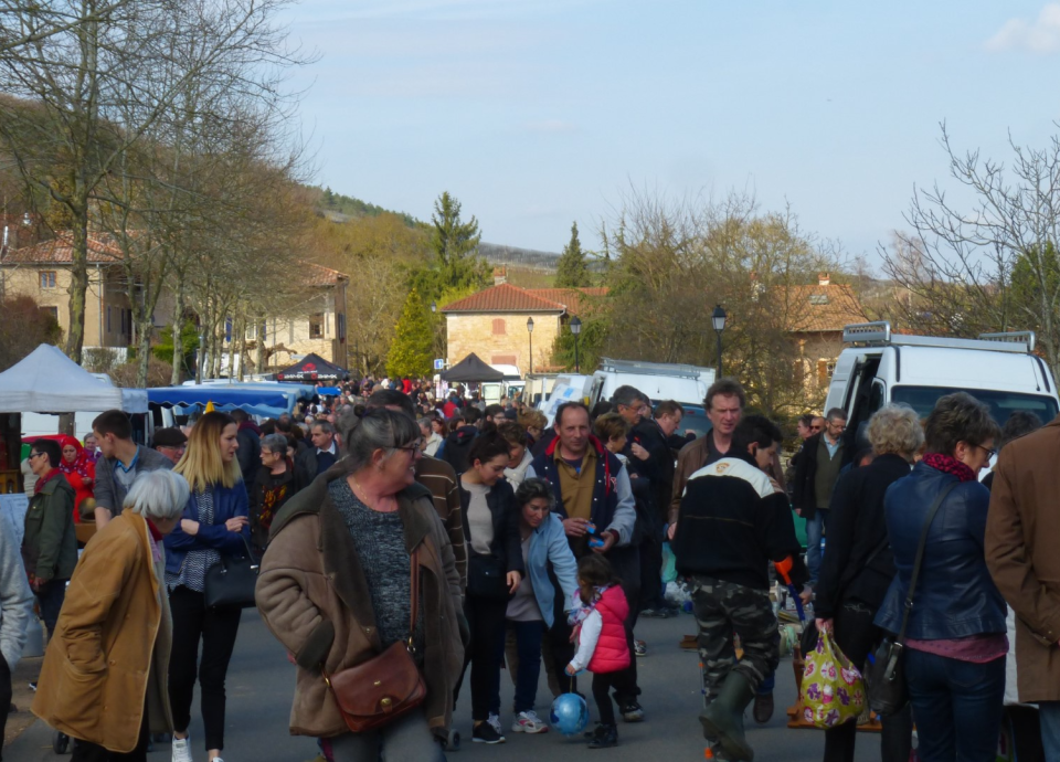 Brocante- en rommelmarkt Azé
