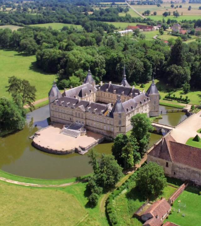 Kasteel van Sully en omgeving