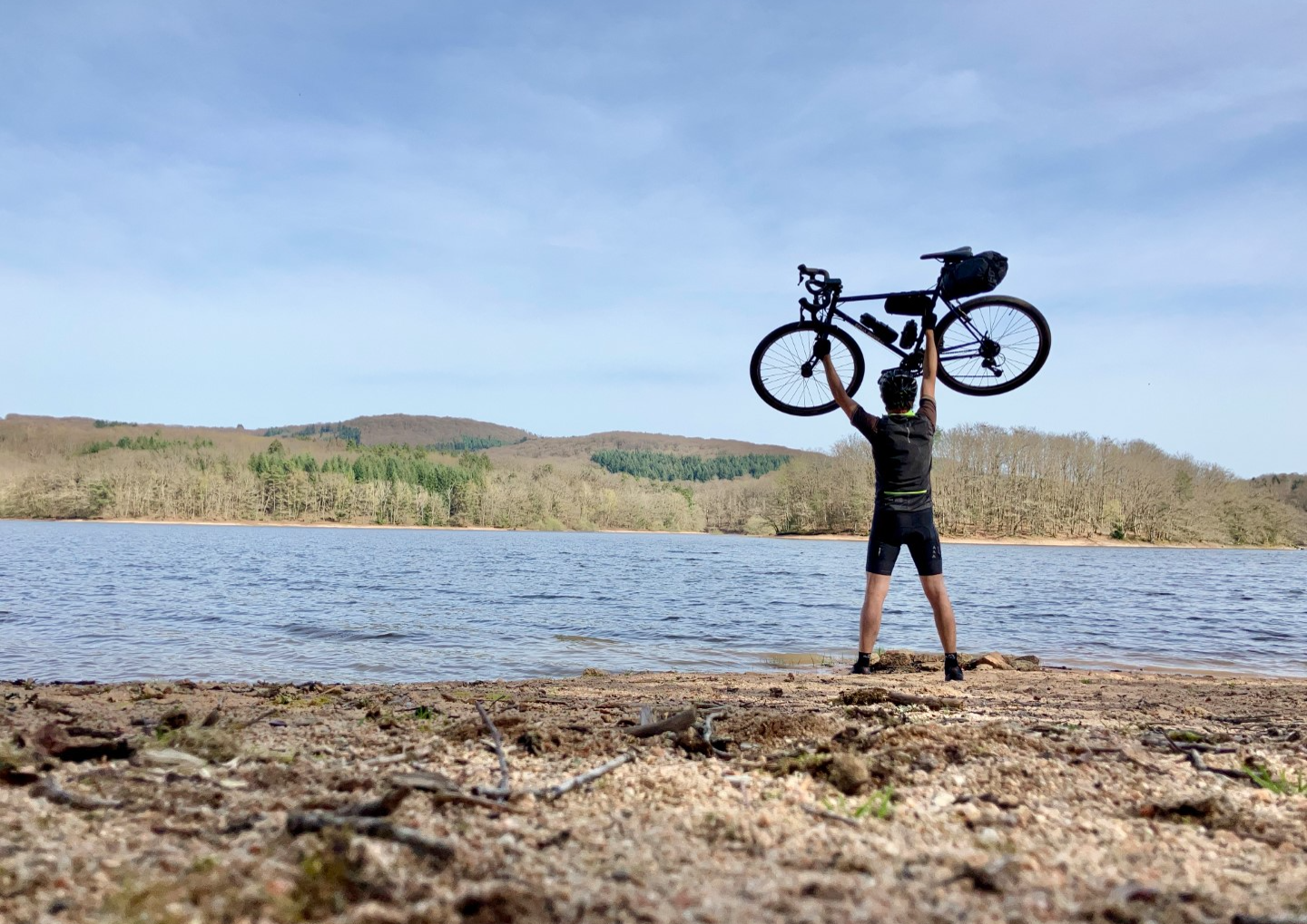 Fietsen langs de grote meren van de Morvan (260 km)